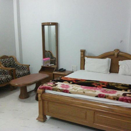 Dynasty Guest House Варанаси Екстериор снимка