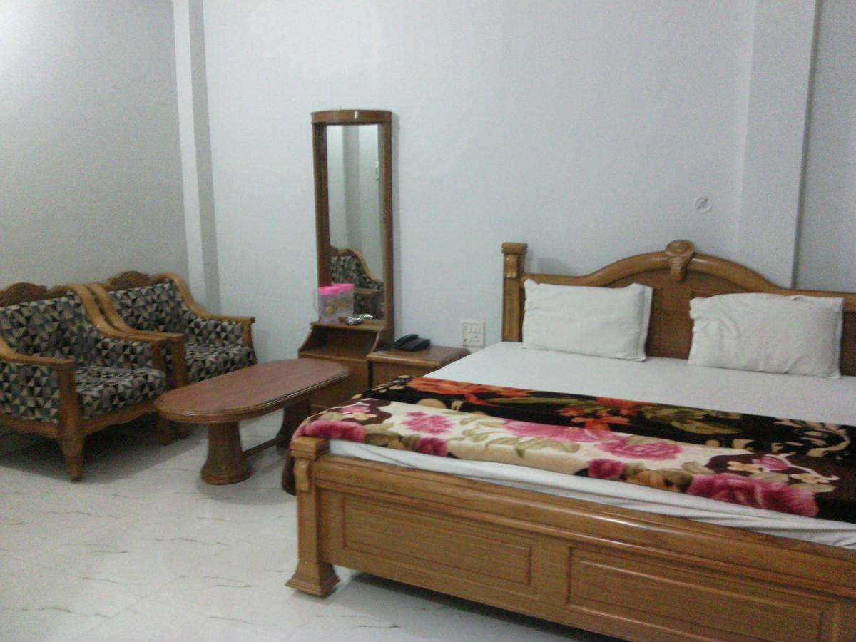 Dynasty Guest House Варанаси Екстериор снимка